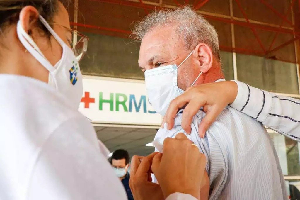 Geraldo Resende reforça importância da vacinação contra a gripe e mobiliza população para o Dia D em MS